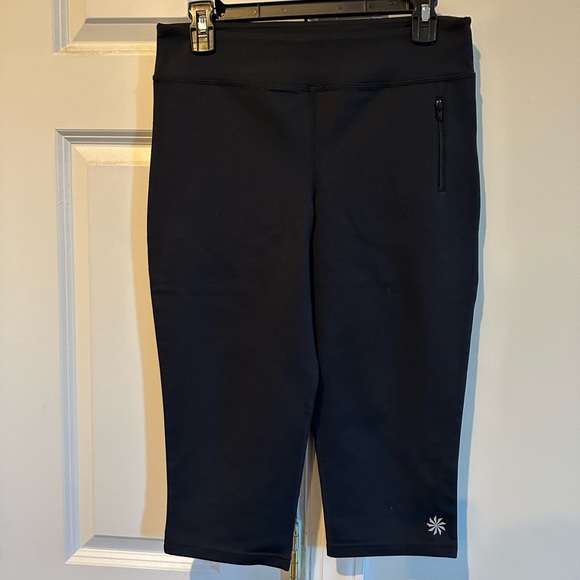 Athleta bike shorts in size small - Picture 2 of 3